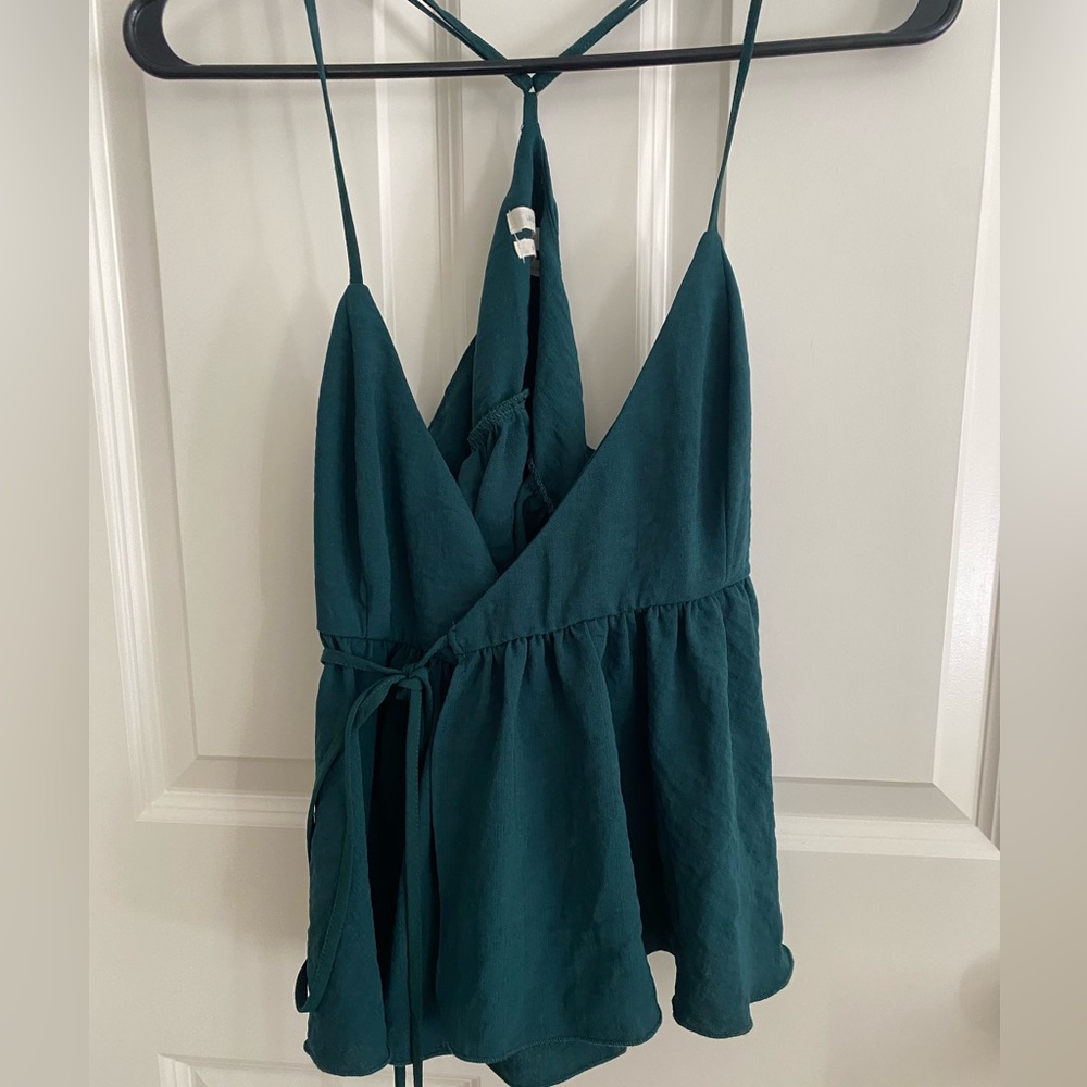 NEVER WORN URBAN OUTFITTERS TOP